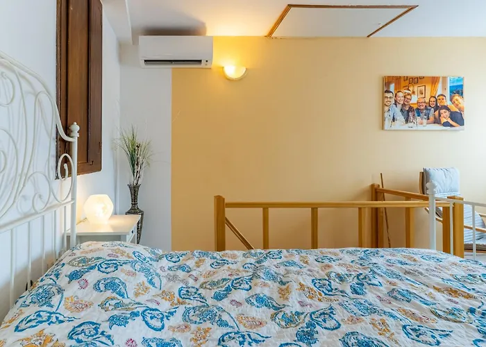 Good Vibes House Cres