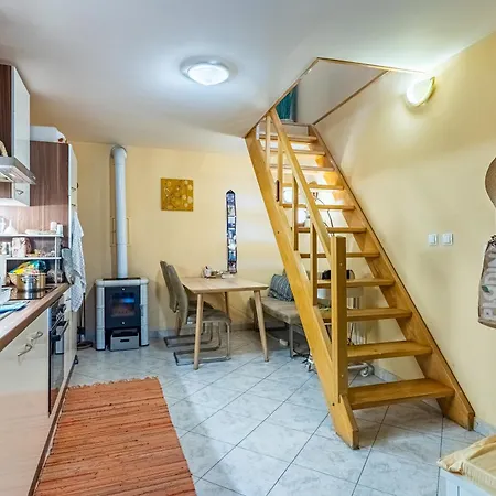 Good Vibes House *